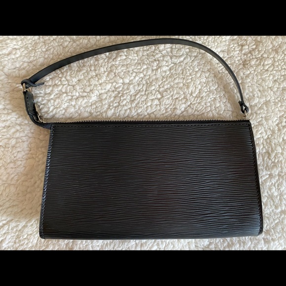 Louis Vuitton small pouch grained Epi leather - Picture 2 of 9